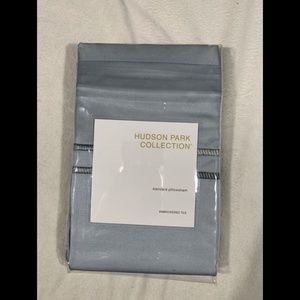 NIB [ 1 Standard‎ ] Sham for Hudson Park Embroidered Tile